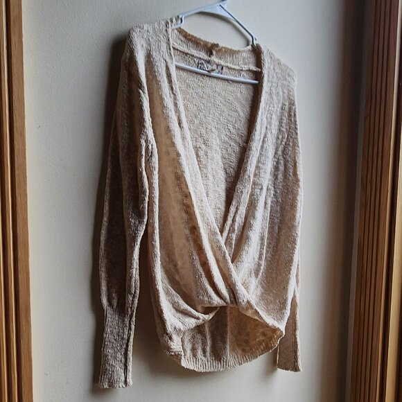 Pink Republic Cream Deep V-Neck Crossover Sweater Size Medium - Picture 4 of 16